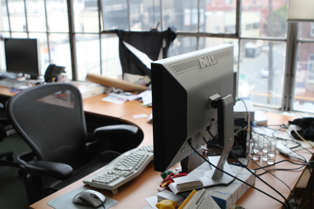 Dear Makers, On Fridays My Office is Yours — An Experiment